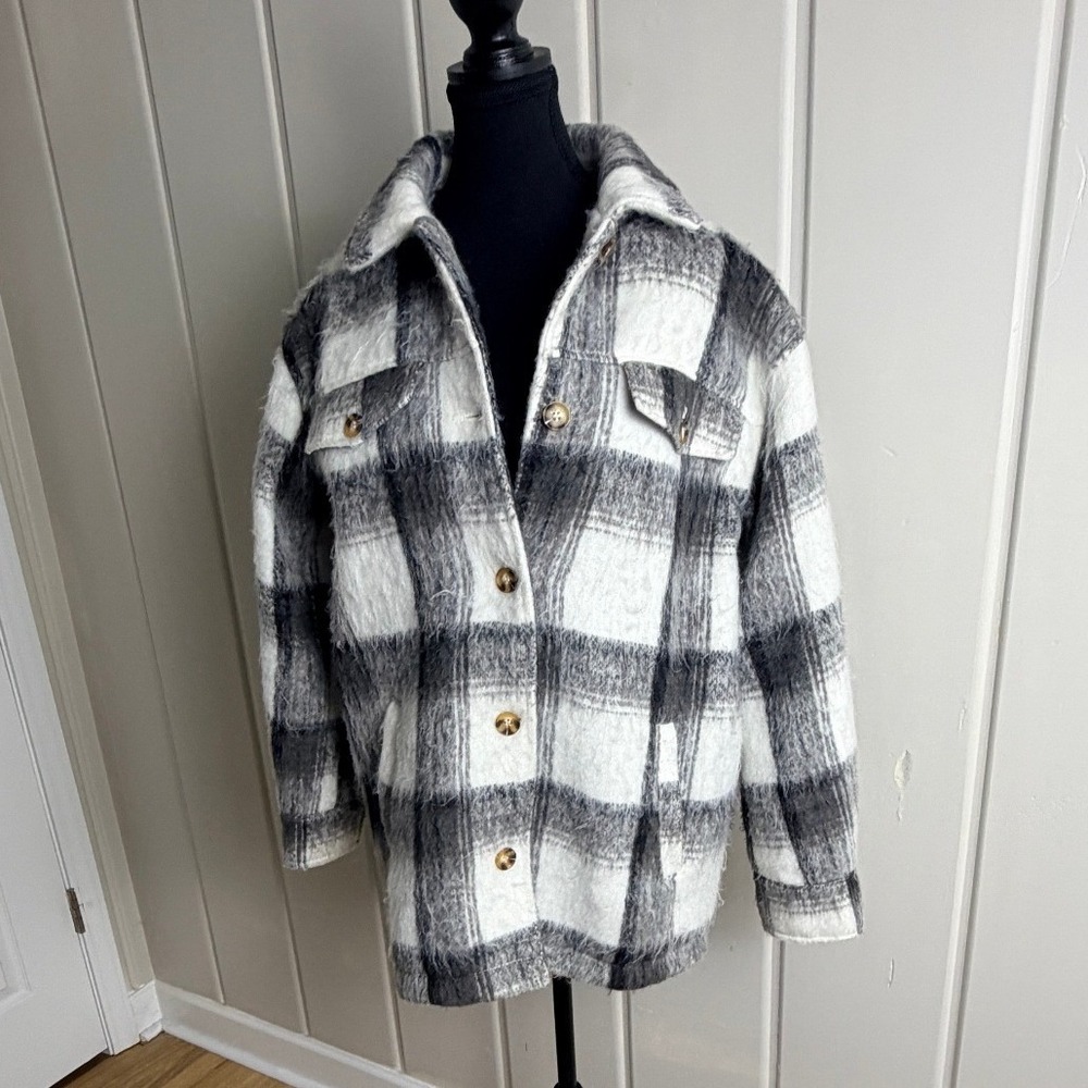 Wonderly Womens Medium Black White Plaid Fuzzy Shacket Brushed Flannel Jacket‎